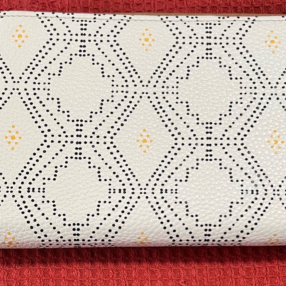 Thirty-One White and Black Geometric Clutch